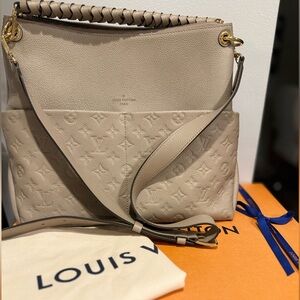 Louis Vuitton Maida Hobo